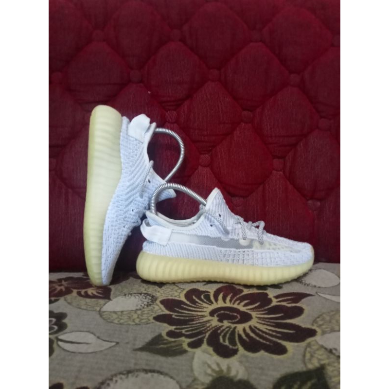 sepatu second cewek Adidas Yeezy
