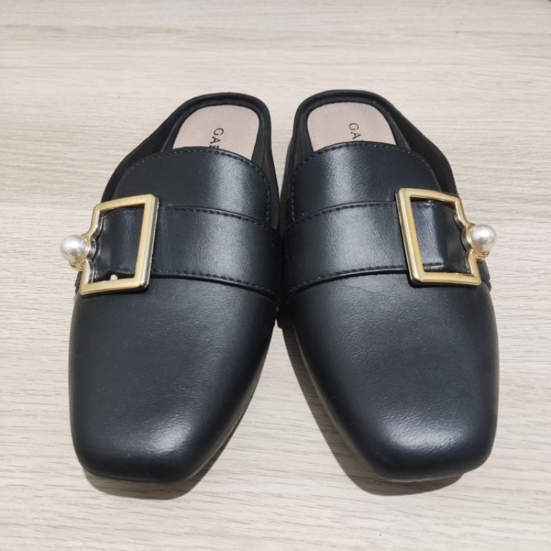 Sepatu Sandal Mules Flat Darra Flat Shoes Wanita Gabino Black 36