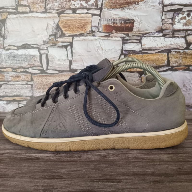 Sepatu Adidas Zappan DLX