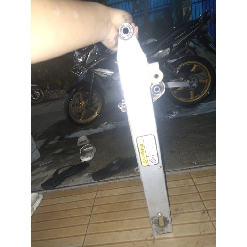 Swing Arm Vixion old ori bekas copotan