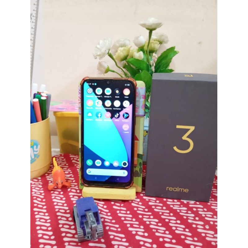 hp REALME 3 android 3/32 RAM 3gb memory 32gb bekas second seken murah