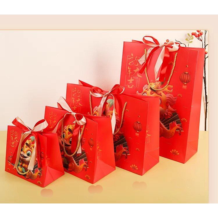 

paper bag imlek naga / tas imlek / cny / chinese new year/ sincia fu tas kotak imlek hampers naga year of dragon hampers hantaran imlek 2024 tahun naga kado hantaran hampers