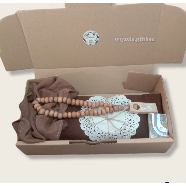

DISKON hampers hijab murah gift box Bella Square free kartu ucapan request