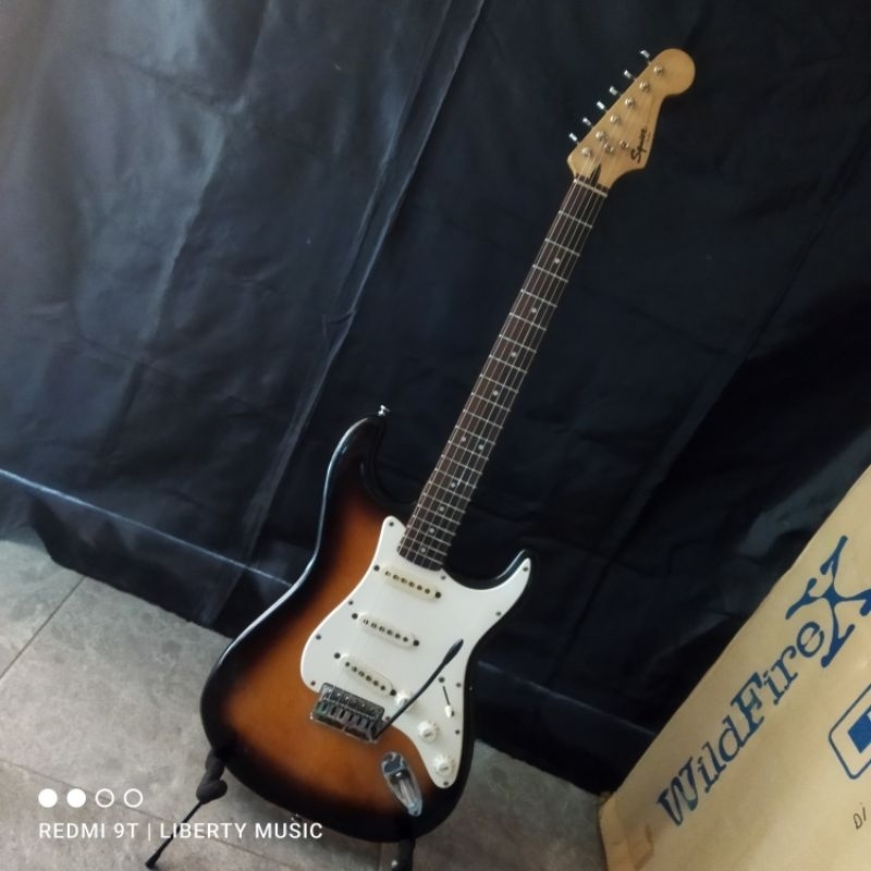 Squier Bullet Strat 2012 MII plus Packing Kayu