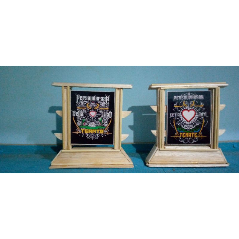 miniatur tugu PSHT....