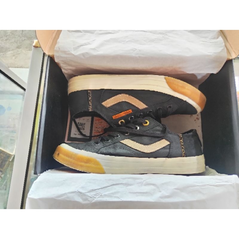 Ventela x nevertoolavish / Ventela noir Limited edition second (bekas)