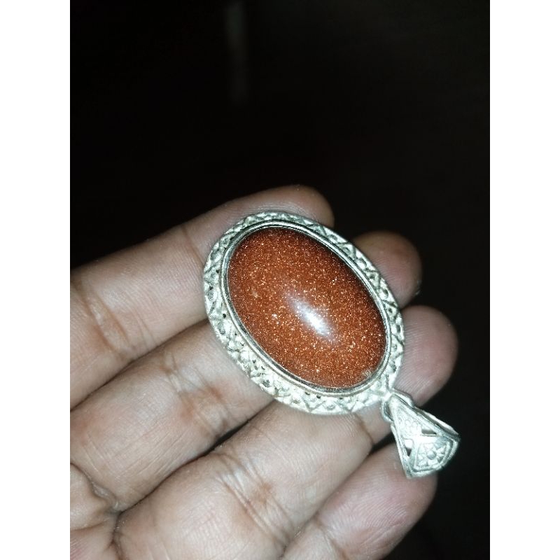 batu liontin pasir emas natural