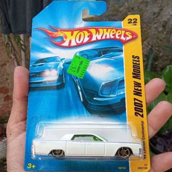 HOT WHEELS 64 LINCOLN CONTINENTAL PUTIH