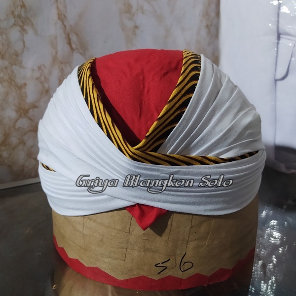 Blangkon Jogja Lipat Merah Putih