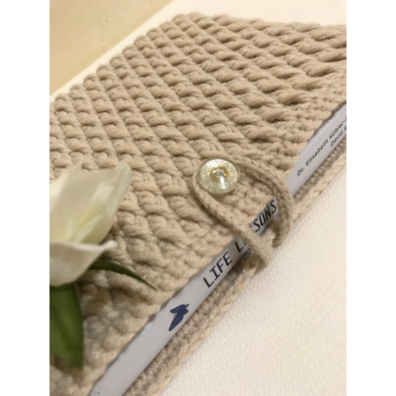 

CoverBook Crochet Cover Pelindung Buku Aestetik