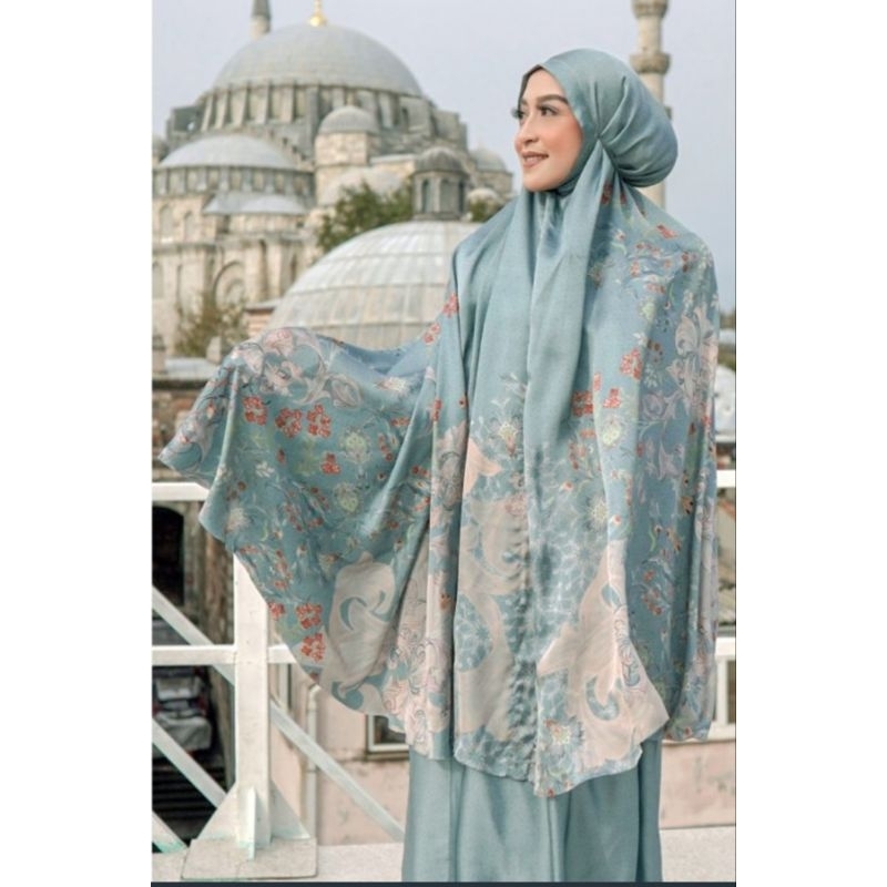 The Topkapi Prayer Robe Buttonscarves