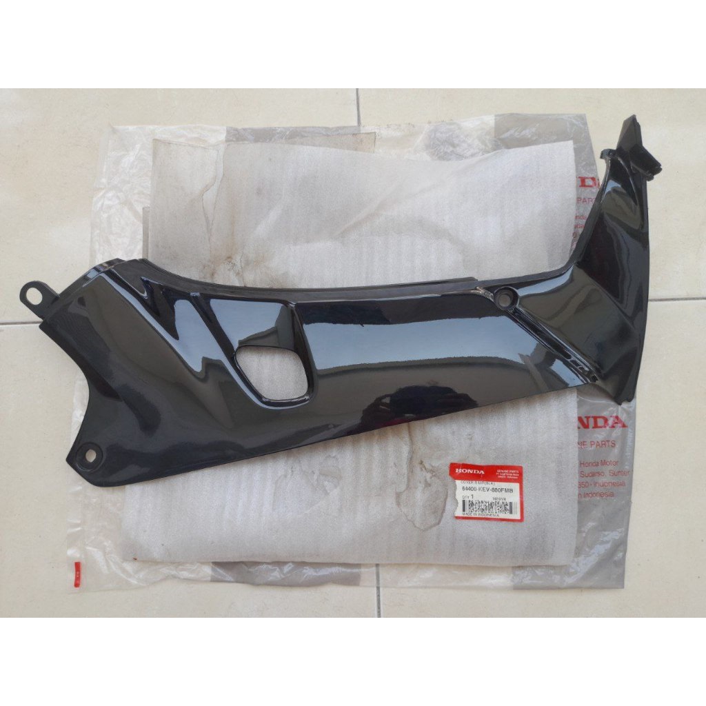 Cover Body Sayap Kanan Honda Supra 100 (Original) 64400-KEV-880FMB