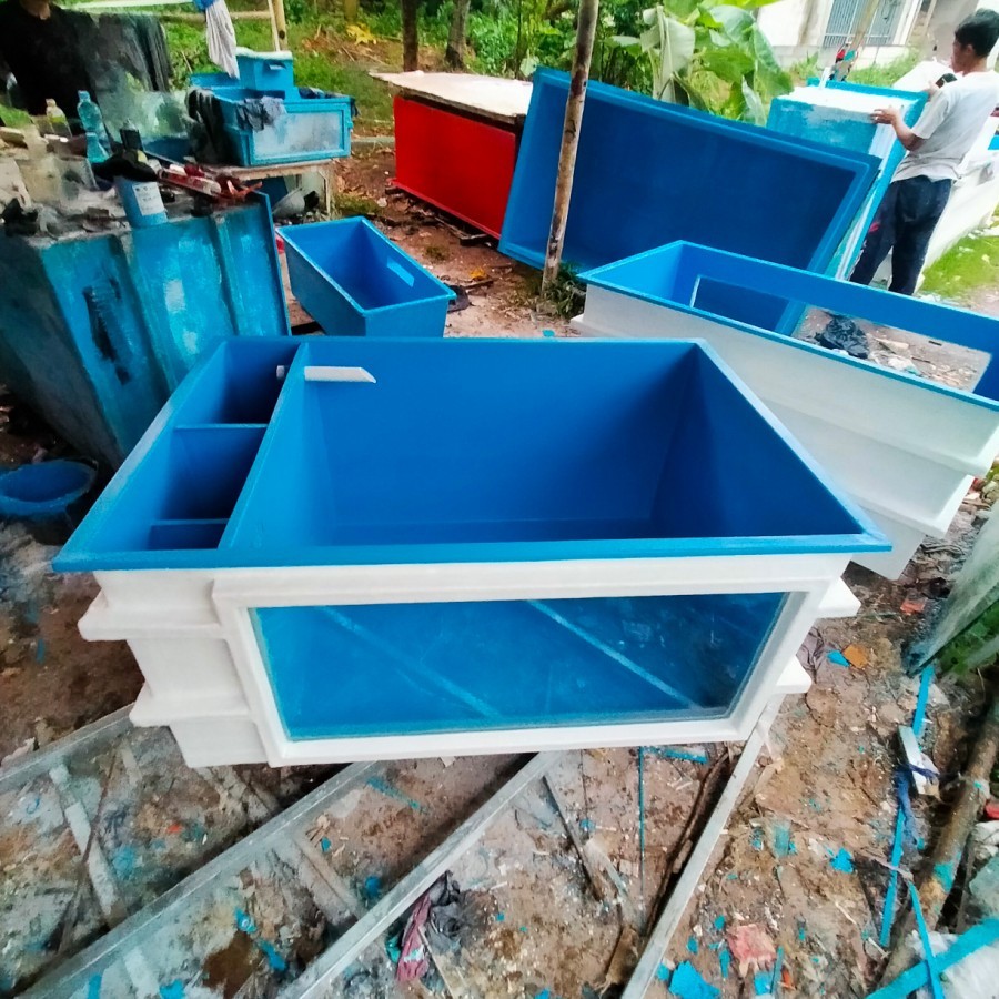 Kolam Ikan fiberglass Combinasi Kaca Ukuran 175x100x70+Filter Samping +Kaca Tempered 12mm + List kol