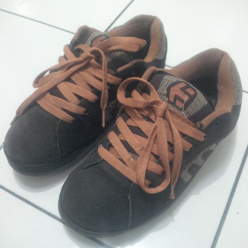 sepatu Skateboard/Etnies