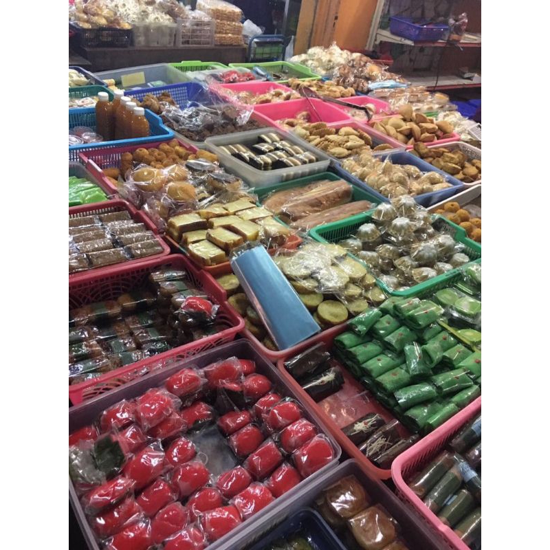 

Jajanan Pasar 2.500 an Jajan Basah Kue Basah