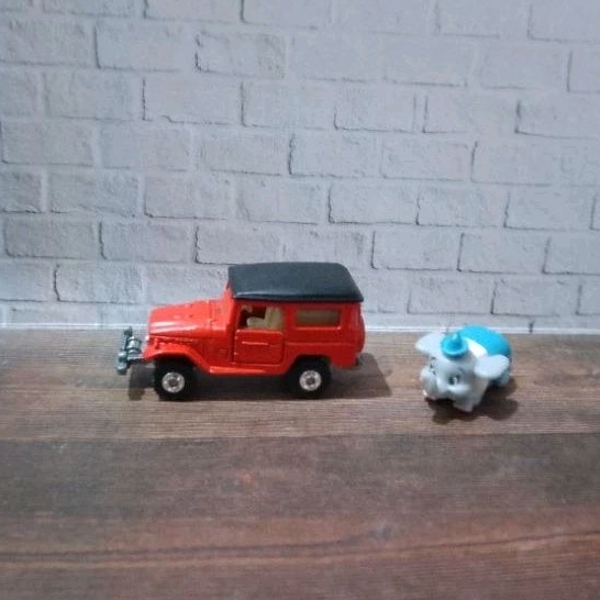 Tomica Toyota Land Cruiser Orange