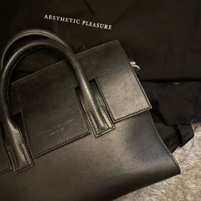 Aesthetic Pleasure Mini Isolation