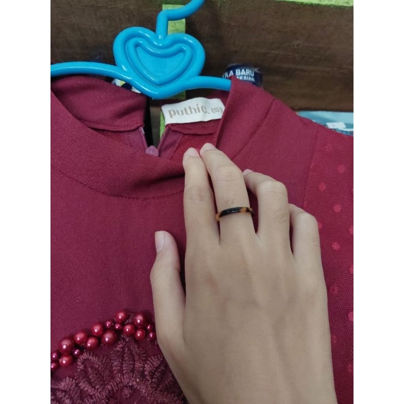 preloved gaun puthic