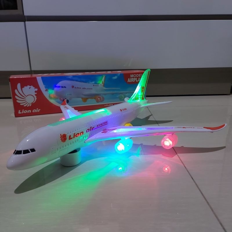 MAINAN PESAWAT, MAINAN PESAWAT LION AIR, SIZE JUMBO