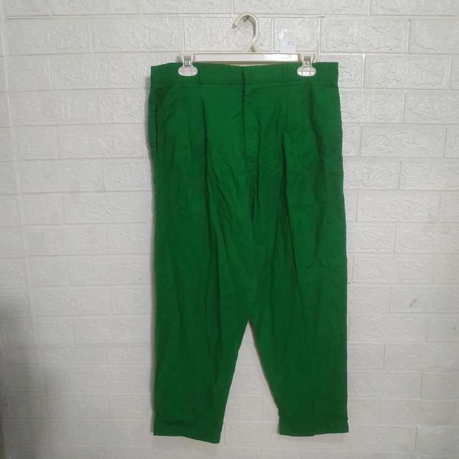 Preloved celana sekolah jumbo/celana hijau F2