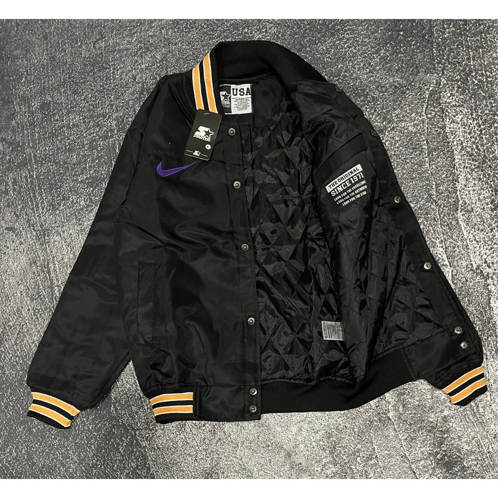 Jaket Varsity Lakers Nike Bordir Pulltag + Label Mirror Pria Wanita Black Lakers Terlaris