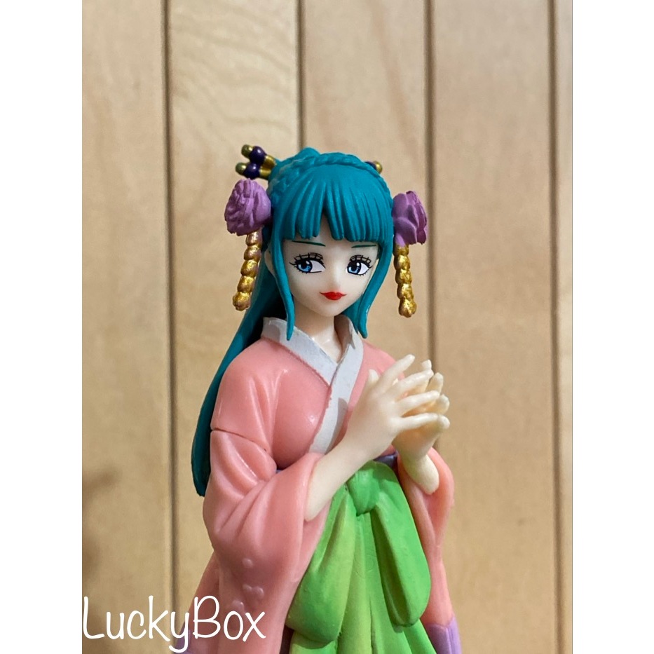 Action figure One Piece Kozuki Hiyori kimono pink