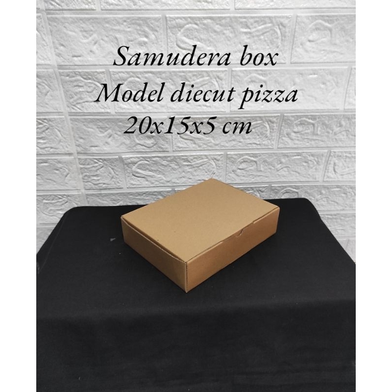 

kardus karton uk 20x15x5 cm model diecut pizza untuk packing souvenir dll