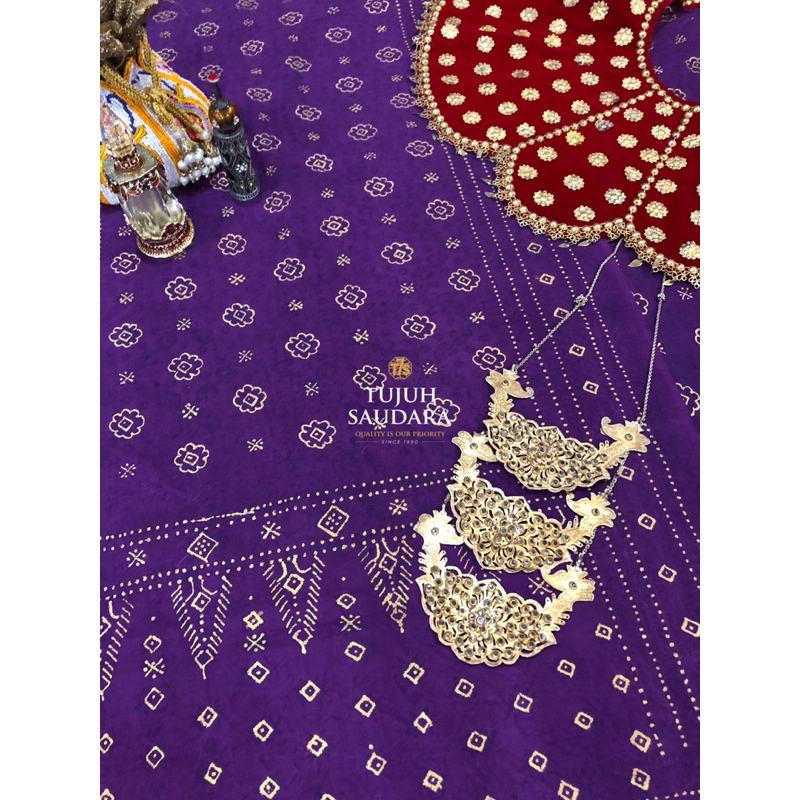 Tujuh Saudara Songket Palembang Dengan Motif Prada Lukis