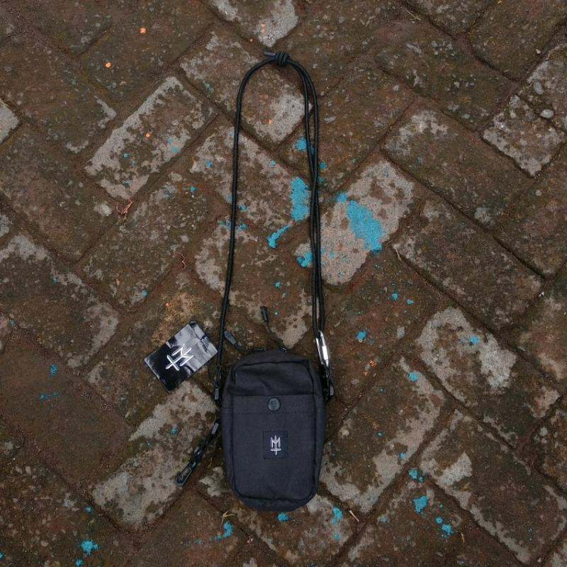 Maternal Disaster - Sling bag | Bravs | Andle