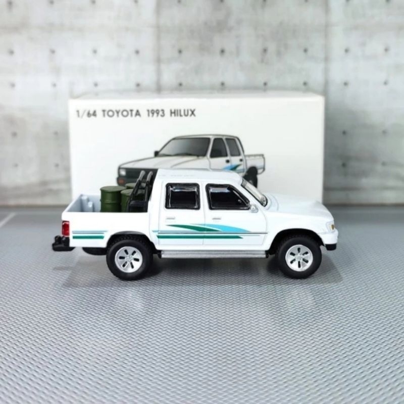 Diecat 64 Jkm Toyota Hilux open segel