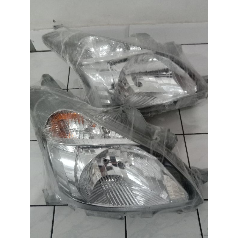 headlamp lampu depan Toyota Avanza Veloz 2012