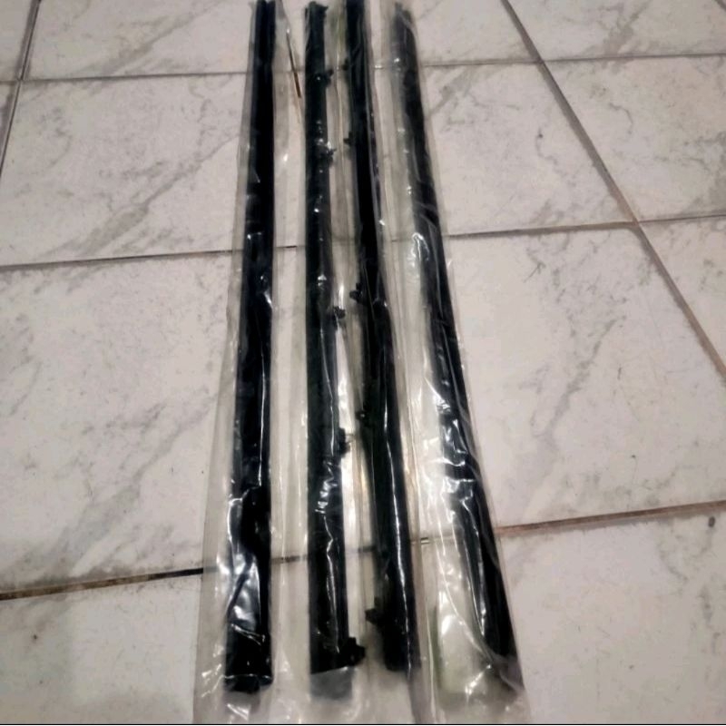pelipit pintu taft gt harga 2pc / 2 buah karet bulu kaca pintu taft gt hiline bulu kaca taft gt kare