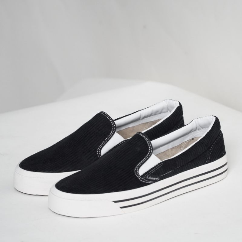 Sepatu pria | slipon corduroy hitam | Homunculus | LUST CORDUROY black white | slipon bw | sepatu sl