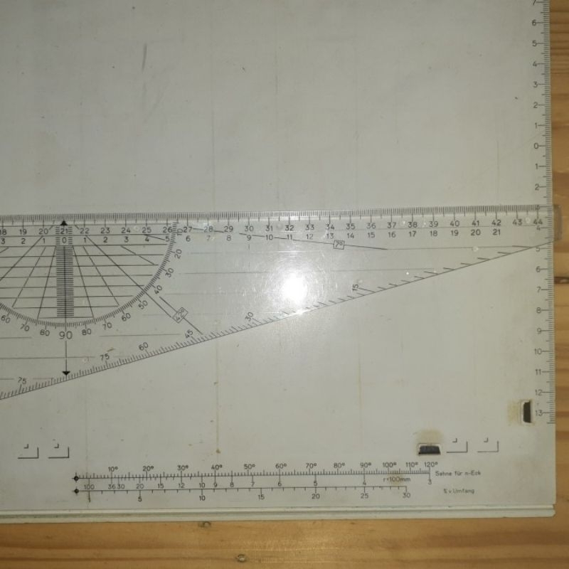 

Faber-Castell 1093 F A3 Technical Drawing Board Termasuk Penggaris 2