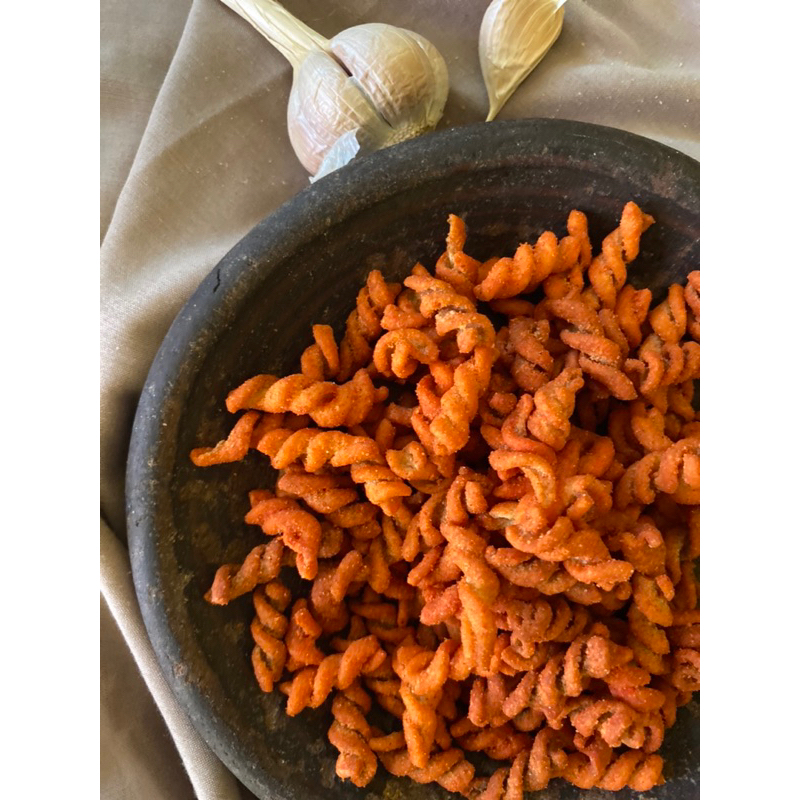 

jajanan makaroni spiral aneka rasa gurih renyah murah!!