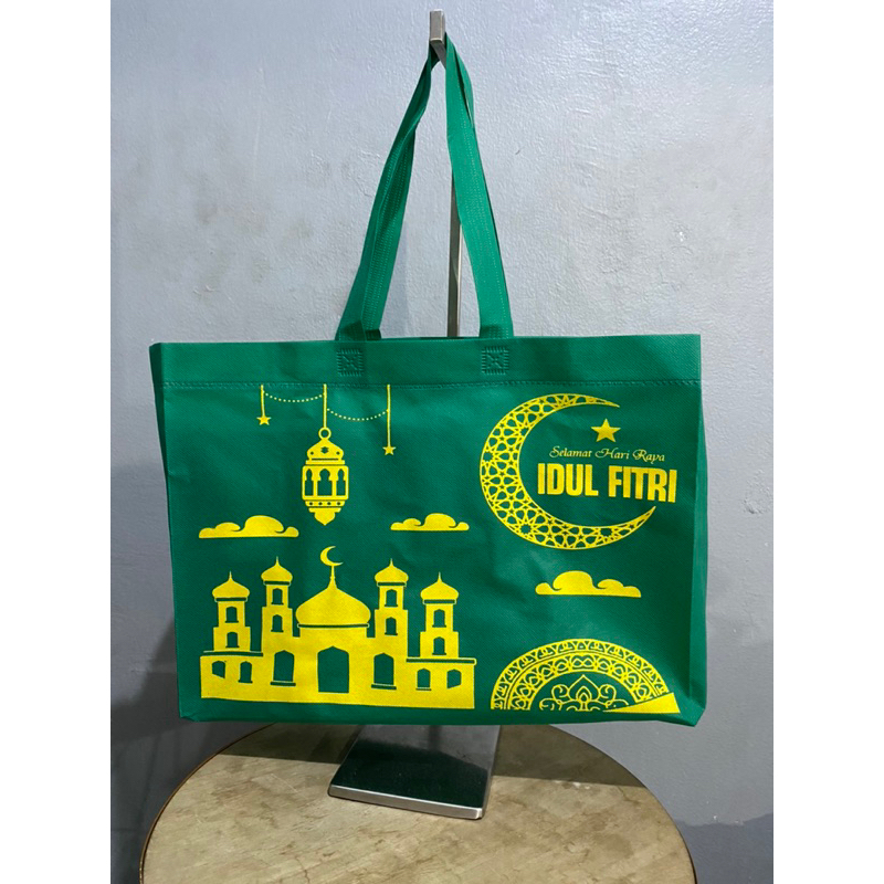 

(1 LUSIN = 12 PCS) READY STOCK TAS PARCEL LEBARAN IDUL FITRI 40x30x15 CM / TAS HAMPERS IDUL FITRI / GOODIEBAG IDUL FITRI / TAS BELANJA / TAS SPUNBOND / GOODIE BAG LEBARAN