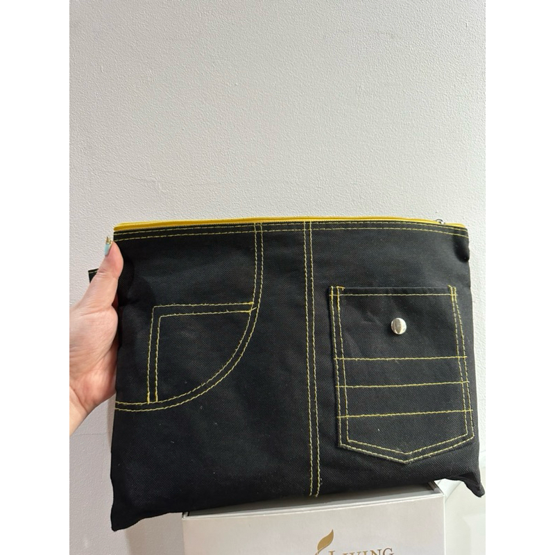 

TEMPAT KOTAK PENSIL DOMPET ALAT TULIS