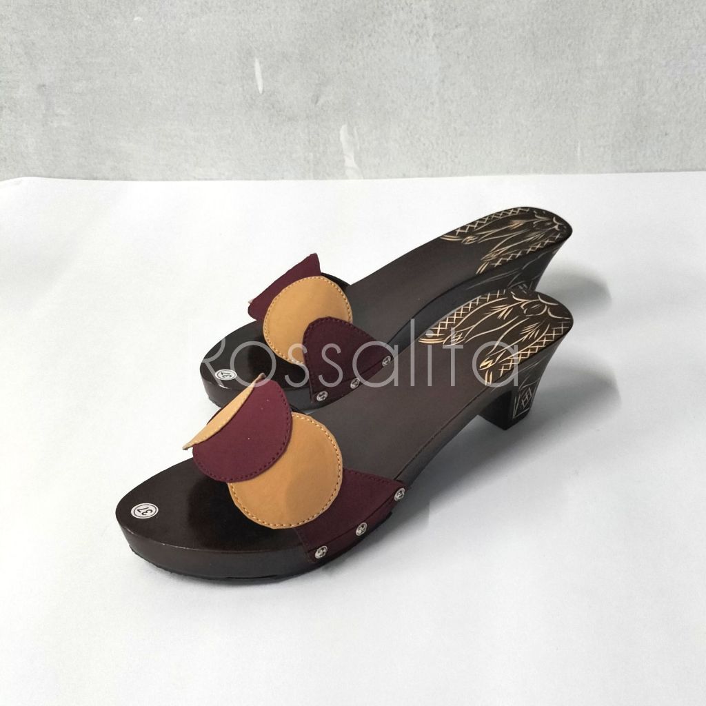 Sandal heels wanita/Sandal kayu ukir/Kelom geulis heels koin