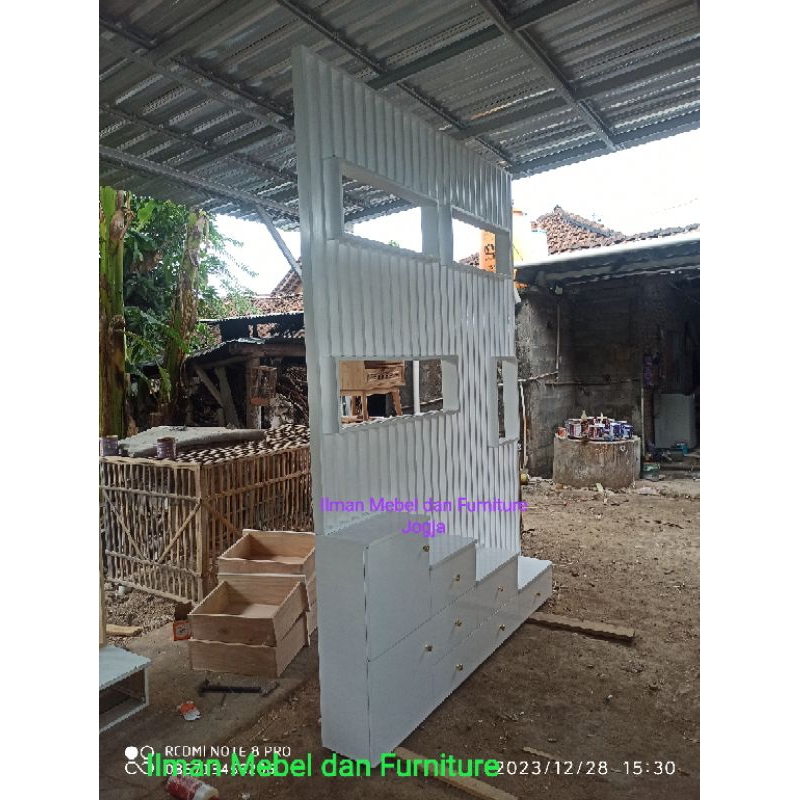 Partisi sekat ruangan laci duco putih kayu solid