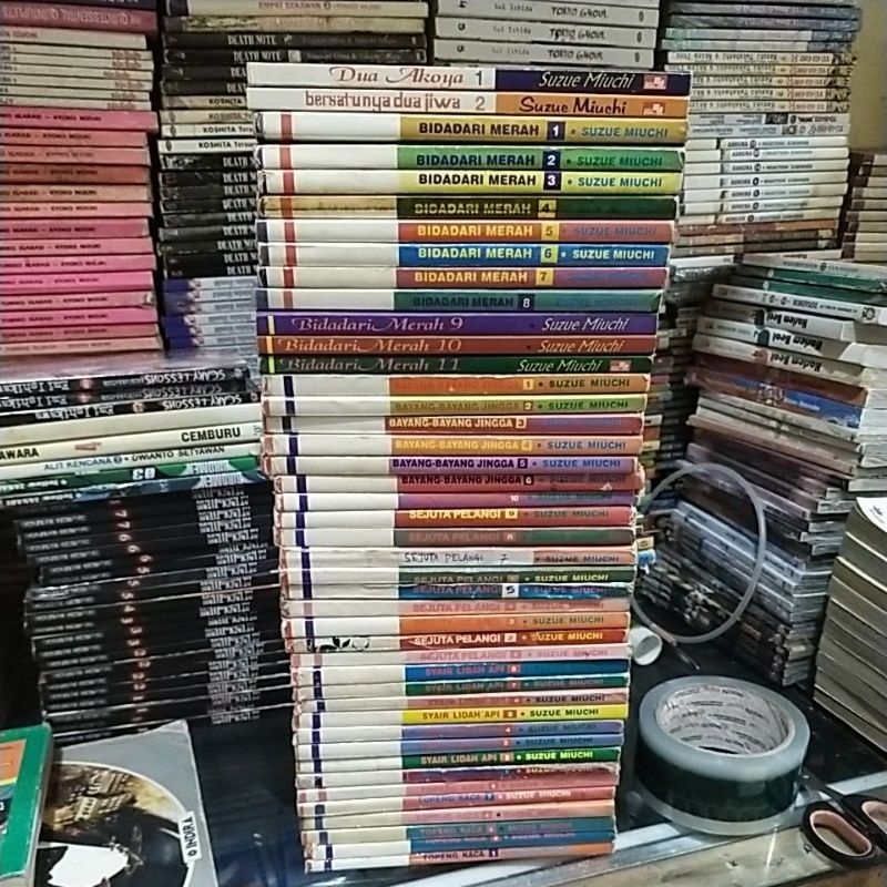 komik topeng kaca (43 komik)