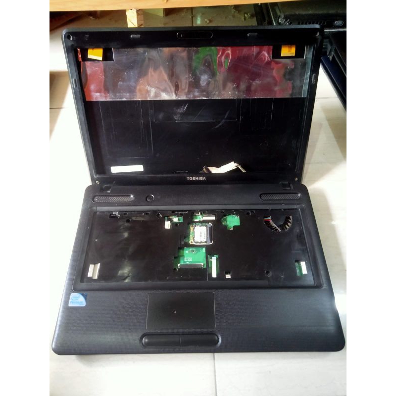 Kesing casing palmrest touchpad frame engsel fan heatsink motherboard laptop toshiba c640 c640d