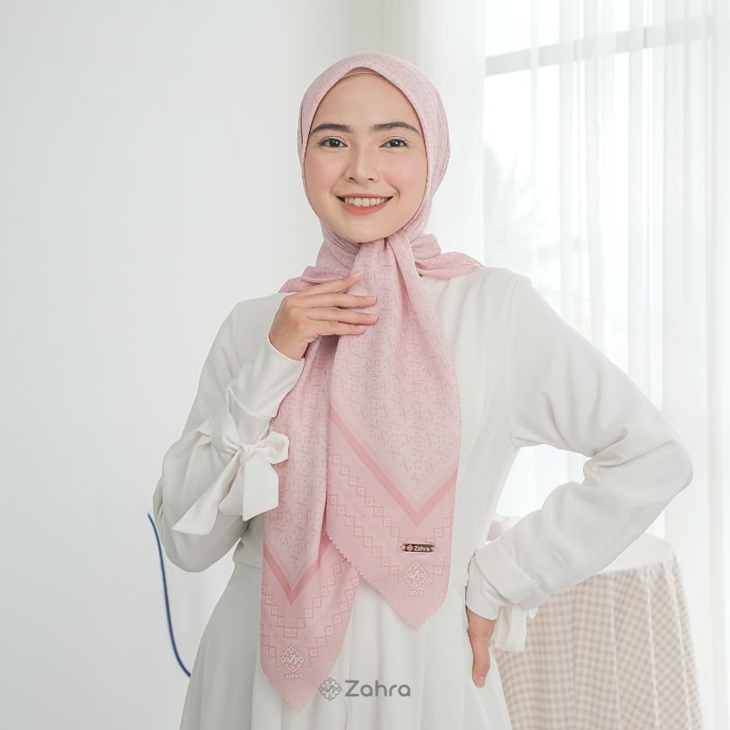 Idha Scarf / Hijab Segi Empat / Hijab Motif / Segi Empat / Hijab / Segi Empat Motif / Hijab Motif