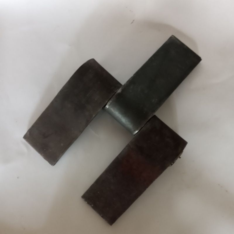 Engsel bak besi besar panjang