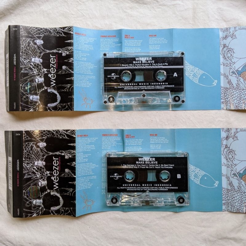 Kaset Weezer Make Believe