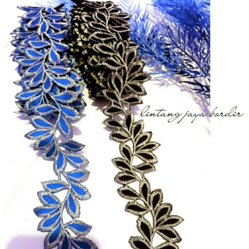 bordir renda roll motif daun