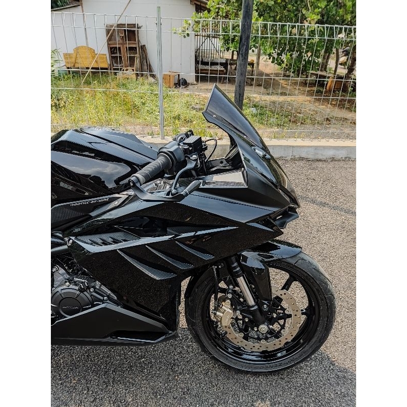 sirip body carbon universal cbr250rr,zx25r,ninja250,r25,r15,cbr150,gsx dll