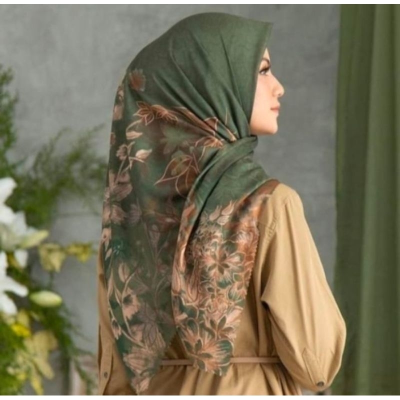 HIJAB SEGI EMPAT VOAL MOTIF BUNGA HIJAU COKELAT