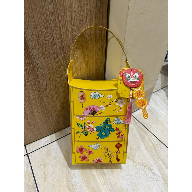 

Box imlek CNY Heritage kotak hamper imlek birdnest cookies kue sincia