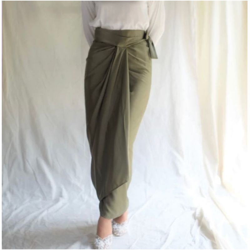 [Preloved] Jaleela Kiara Skirt Rok Lilit jaleela warna army