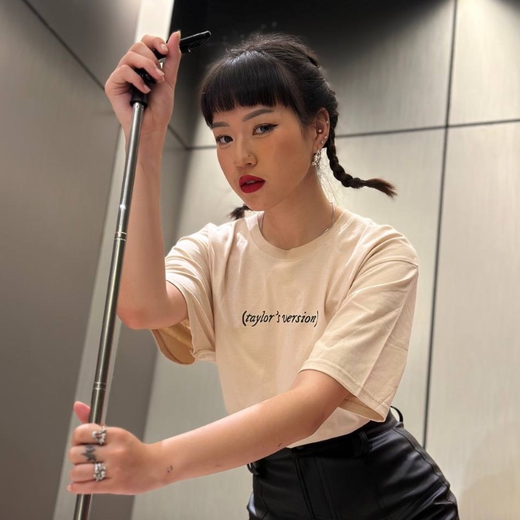 TAYLOR’S VERSION Tshirt  / Taylor Swift Tshirt / Kaos Taylor Swift / Taylor Swift The Eras Tour Tshi